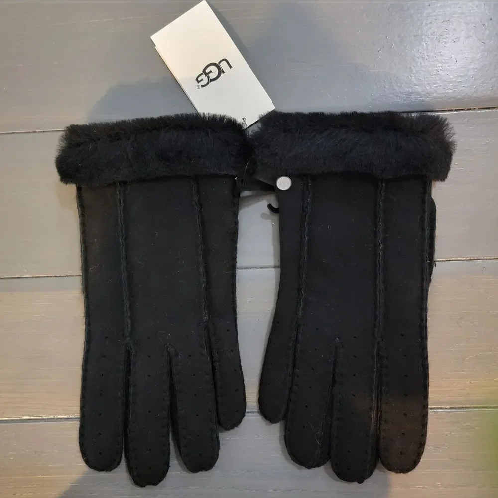 UGG Classic Perforated Genuine Dyed Shearling Gloves Black NEW w tag Size Small